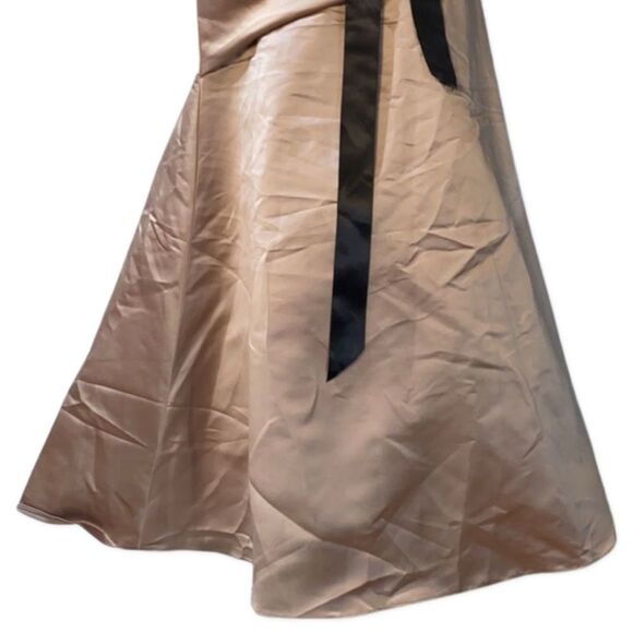 WTOO by Watters & Watters Strapless Champagne with Black Bow Maxi Gown size 2 - Picture 5 of 15